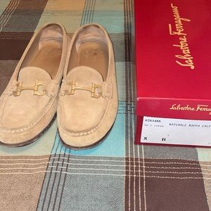 Salvatore Ferragamo Cream/Beige Loafers